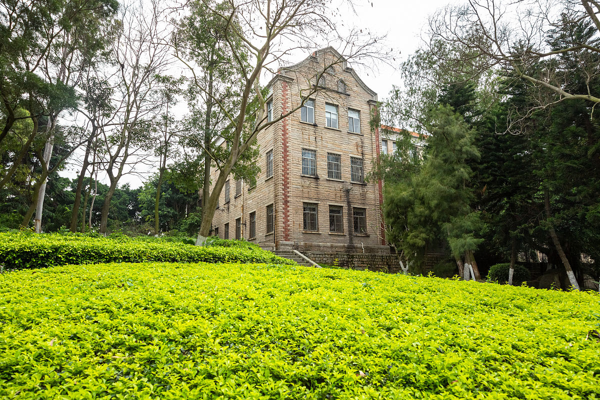2013年04月26日,福建厦门市厦门大学校园建筑与风光.