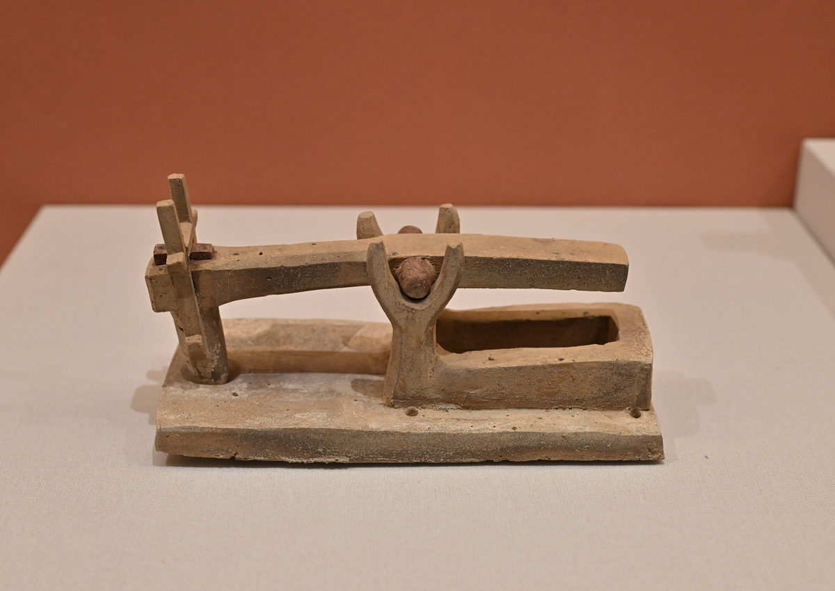 判断 封建社会时期金属工具的生产和使用逐渐普及。