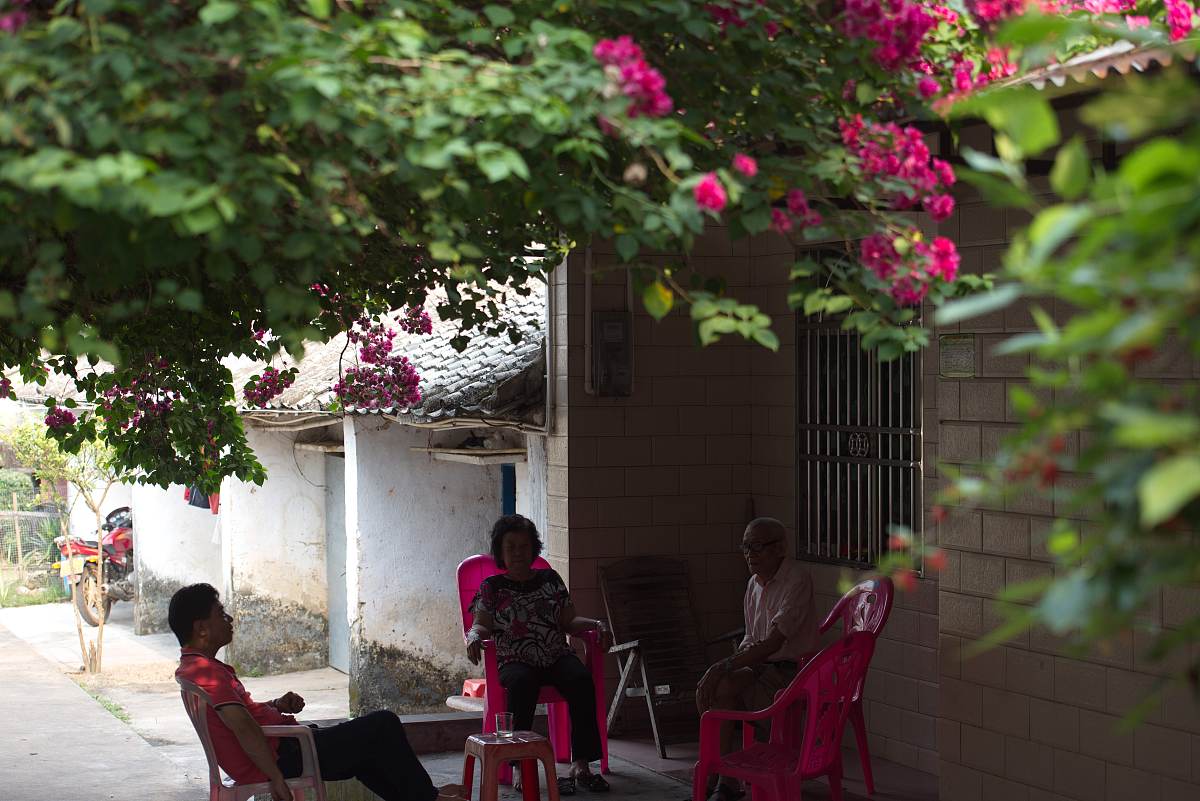 农村住房小巷窄，邻居关系如何处理？