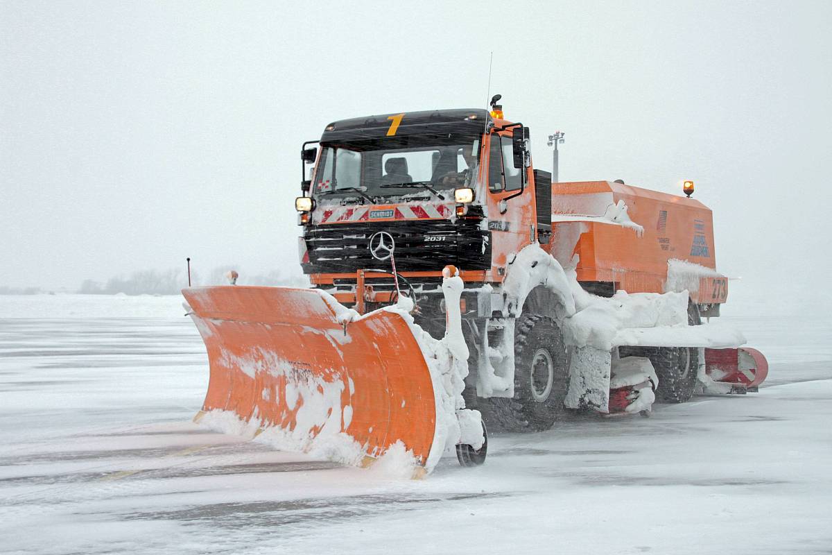 2010年12月15日,德国遭遇大雪天气,交通受到影响.bildnummer: 5475309