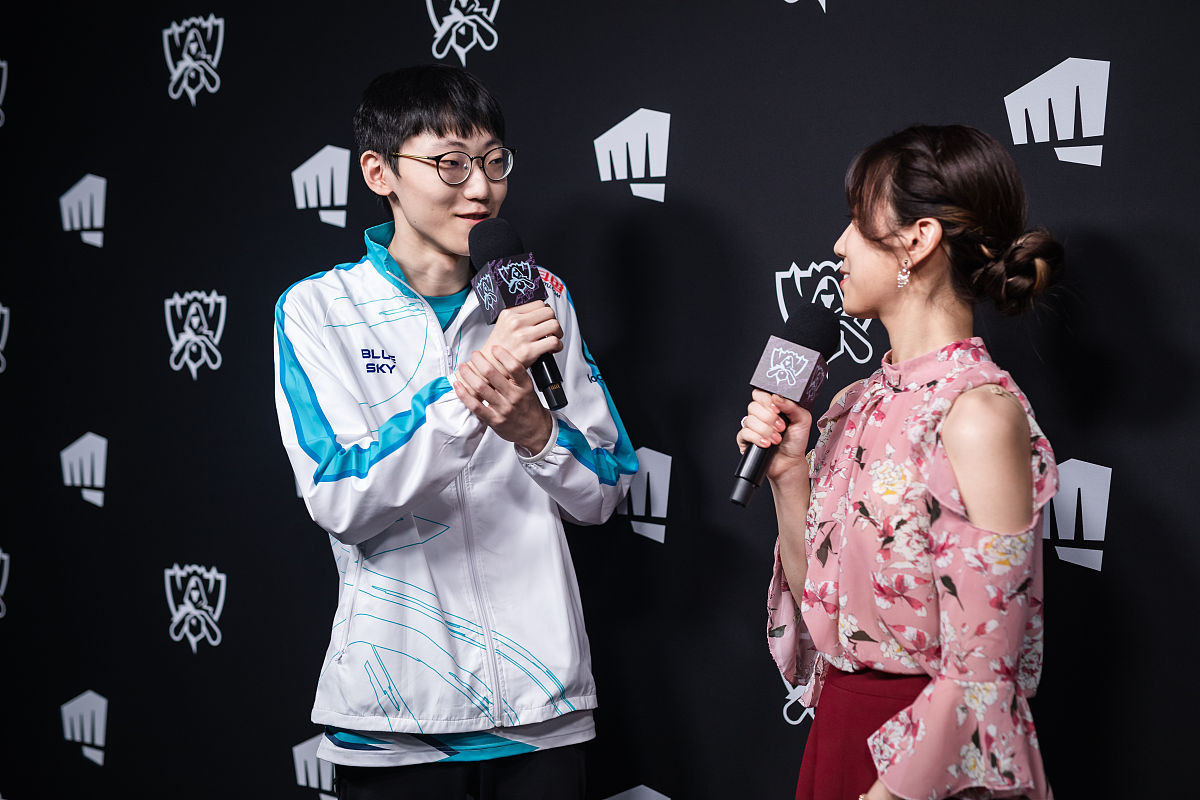 英雄联盟中国限定皮肤的设计者是谁？