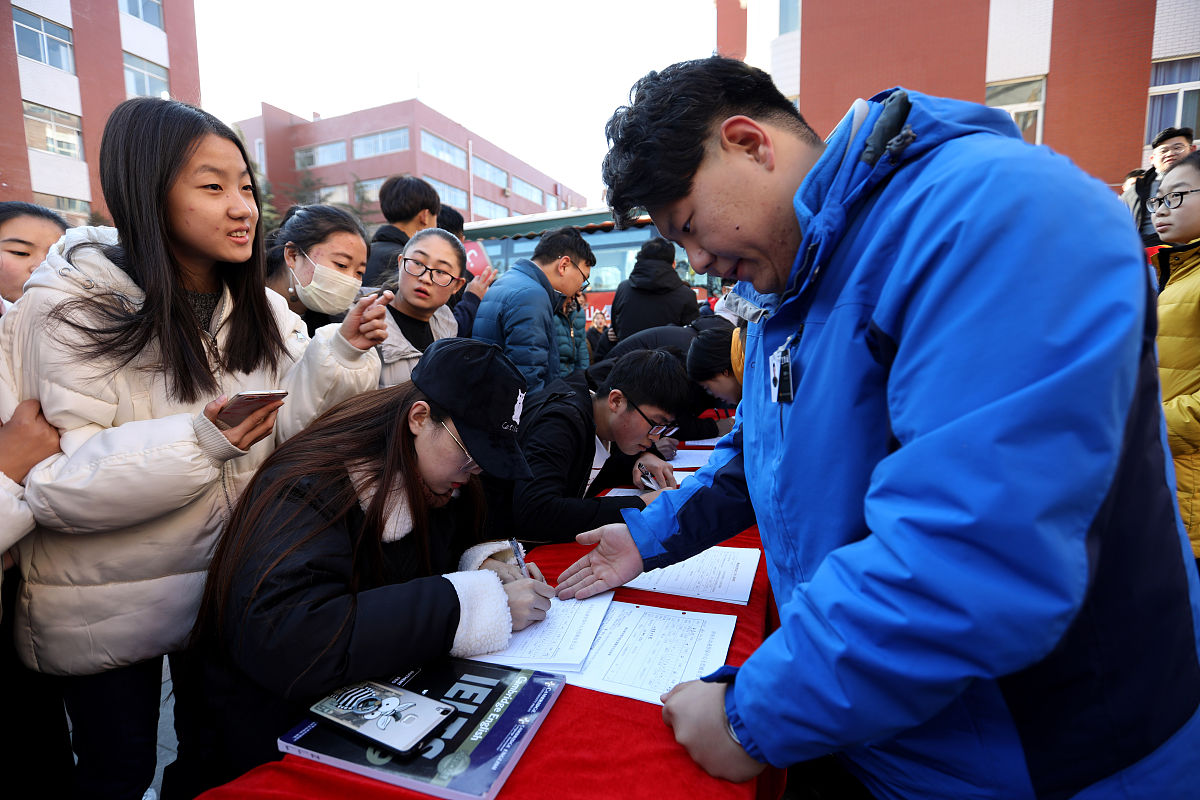 写一篇团员自我评议
