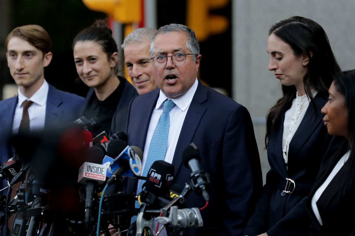 刑事案件辩护专家 | 刘校逢律师团队：专注刑事，力争无罪最轻