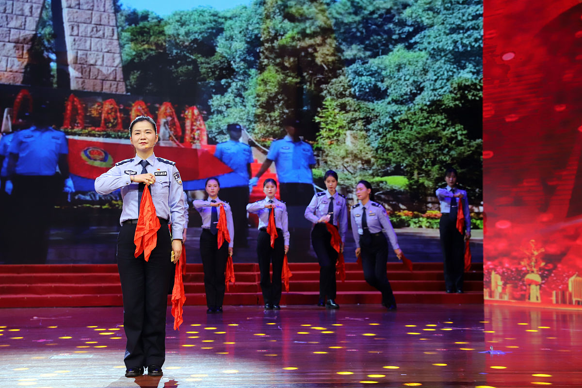 公安警院师生风采：不忘初心 砥砺奋进 抒发热爱