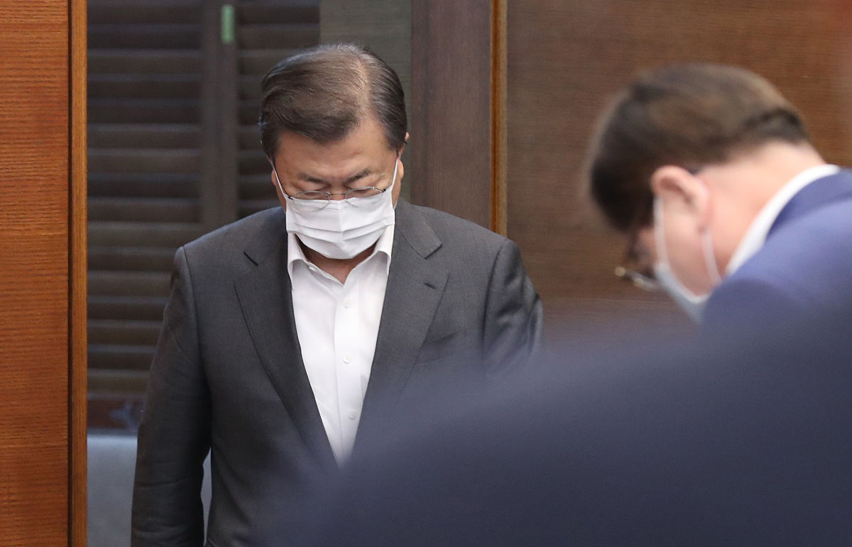 根据以下标题重写改写一条50字的原创标题：中方的这封请柬发对了人文在寅重出江湖尹锡悦亲美终尝苦果