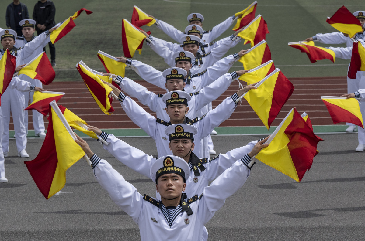 人民海军成立75周年# 1949年4月23日,中国人民解放军海军从江苏泰州