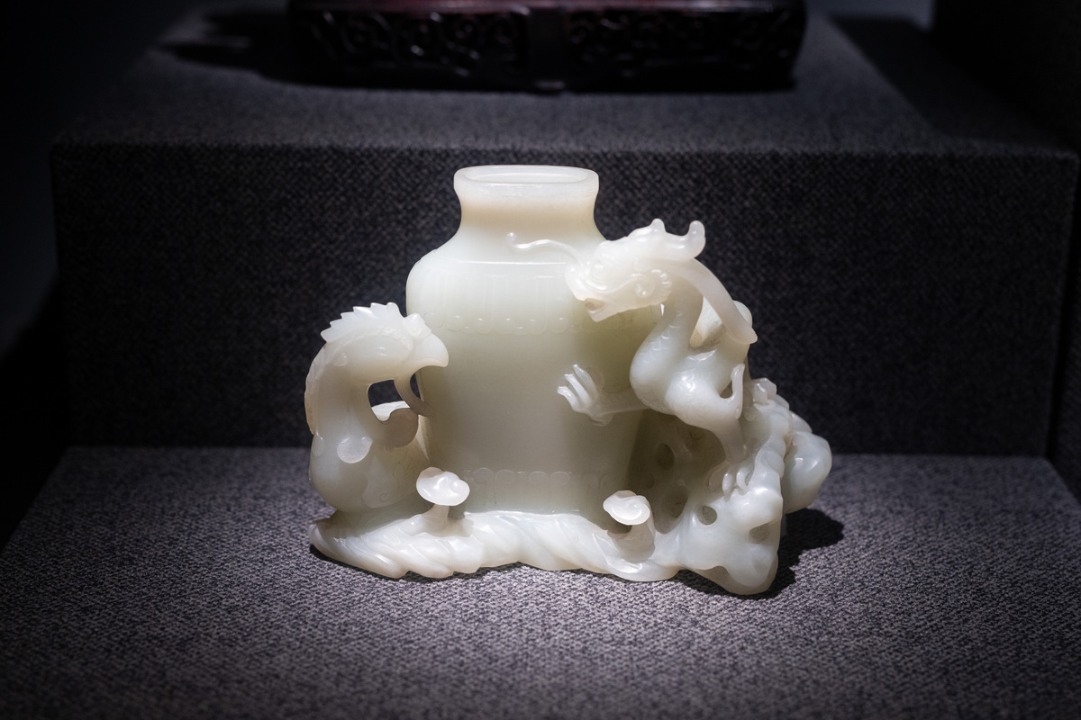 和田玉：帝王之玉的尊贵地位与历史渊源