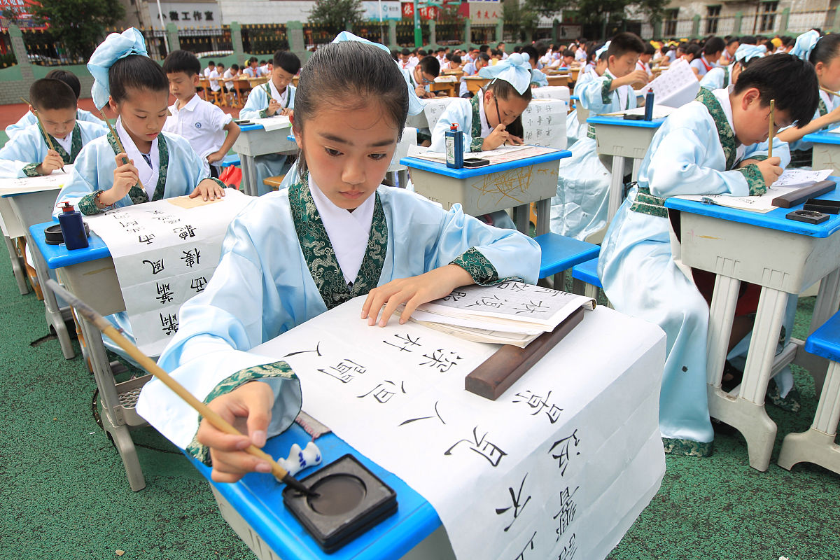 2016年6月14日,浙江省温州市龙湾区永兴第二小学,不少学生年龄虽小却