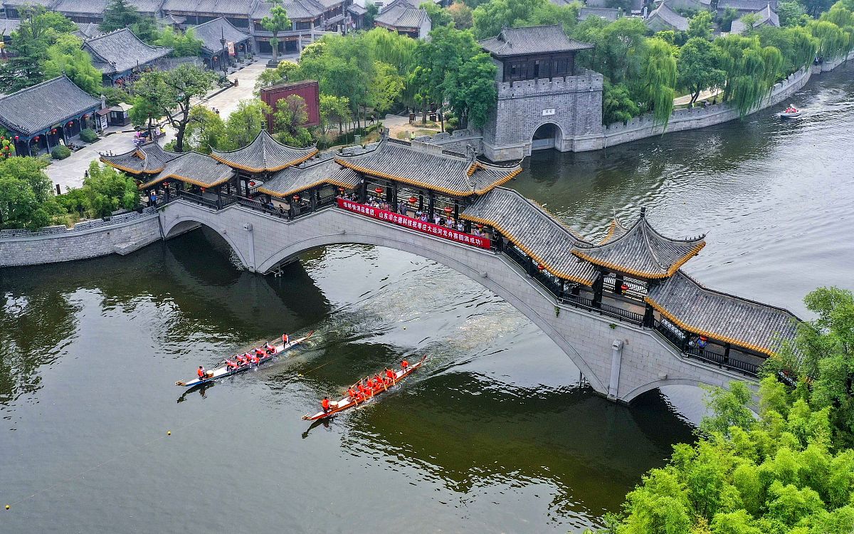 宝马端午促销活动主题：'龙舟竞渡，速度与激情'，燃情夏日