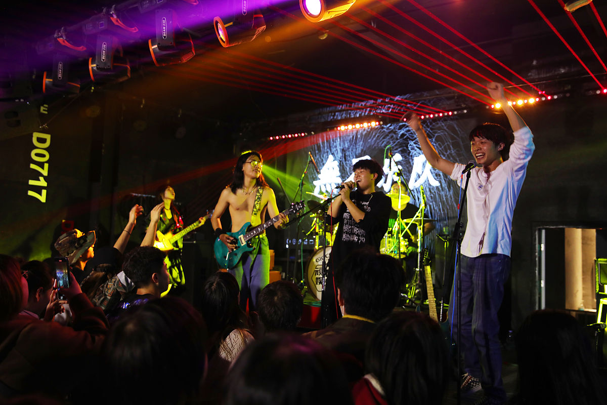 优秀毕业生鉴定：思想政治、学业、工作、生活全面评价