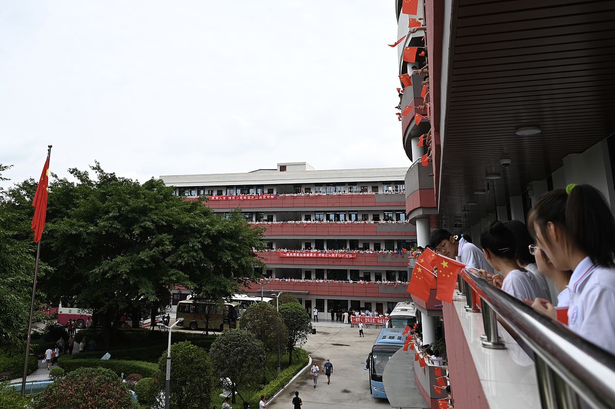 重庆市松树桥中学校的招生简介及简章2023年