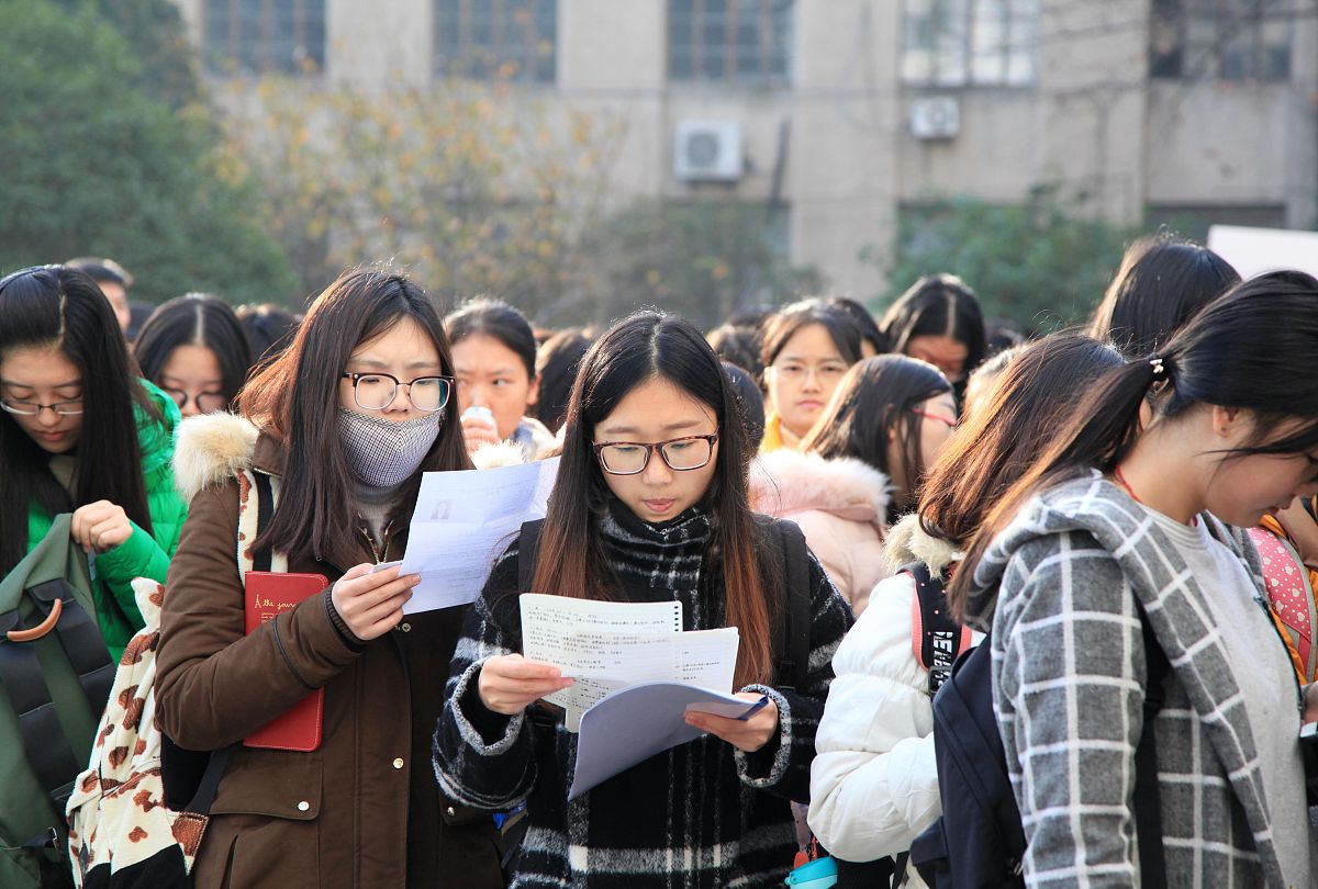 初中毕业生上什么职业技术学院？ - 兴趣、专业、就业三方面解析