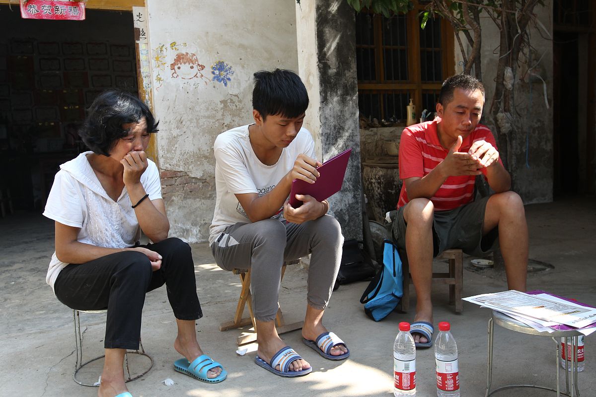 家庭经济困难学生心理状况调查：现状、影响及应对策略