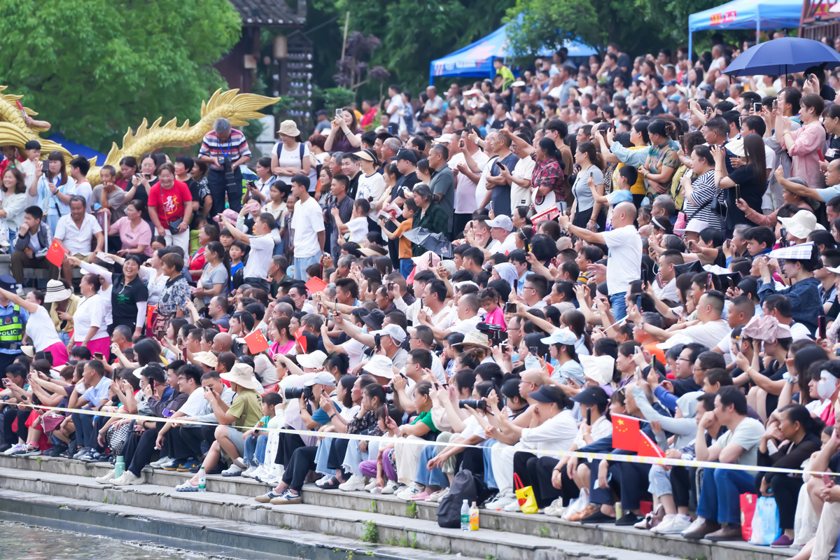 元旦期间发运游客2321万人