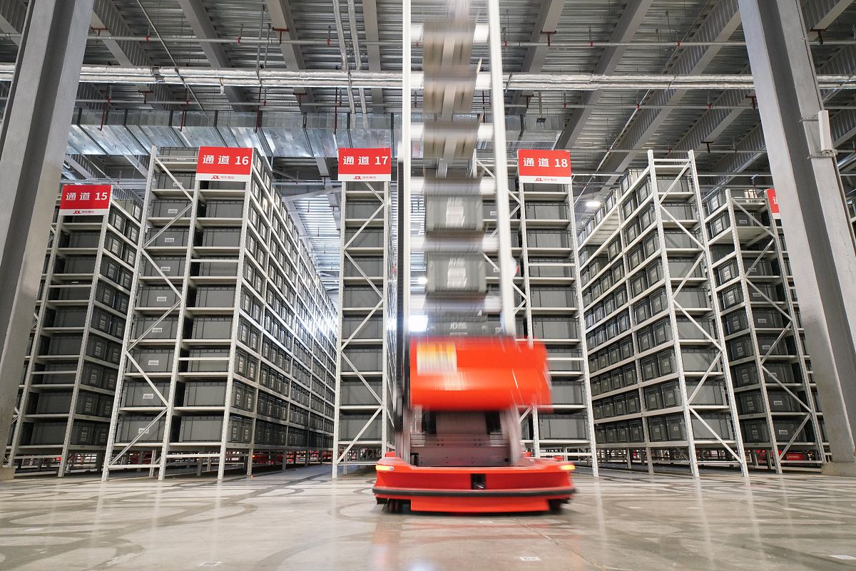 京东物流发展问题及优化方案：从仓储到末端配送