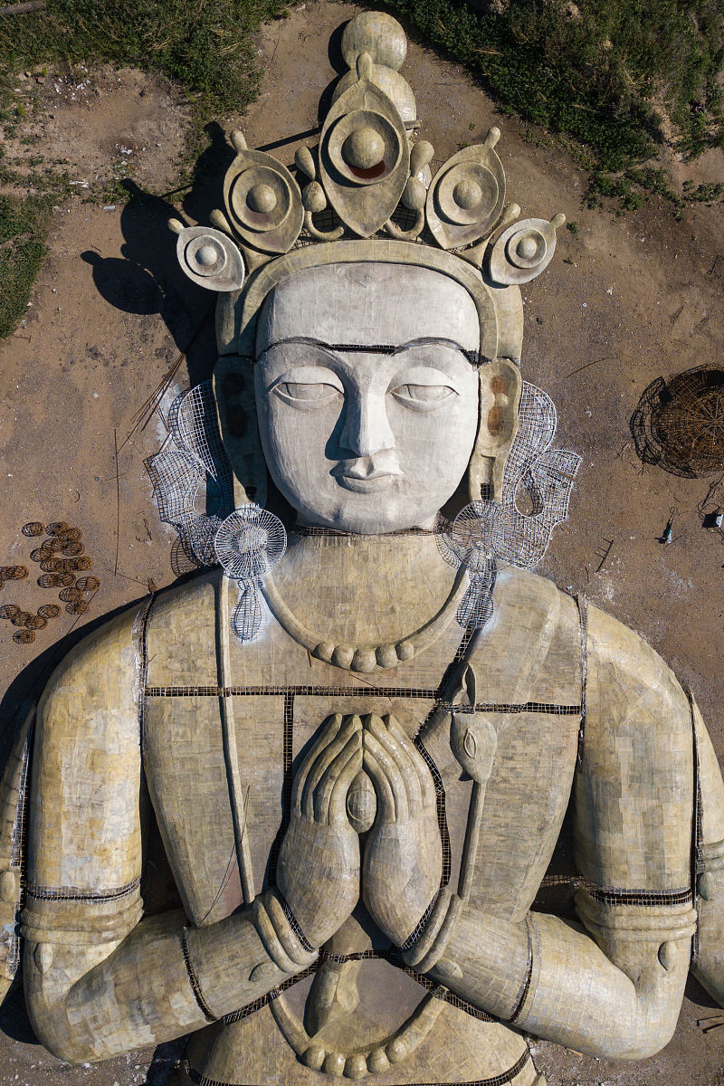 23吨压路机加满液压油需要多少桶？