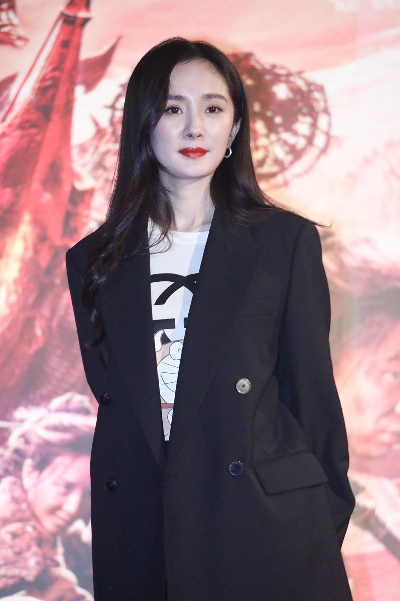 2021年2月25日,上海,杨幂现身《刺杀小说家》路演.杨幂
