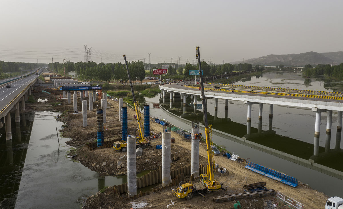成都五月花高级技工学校：道路与桥梁工程施工专业，开启城市建设未来