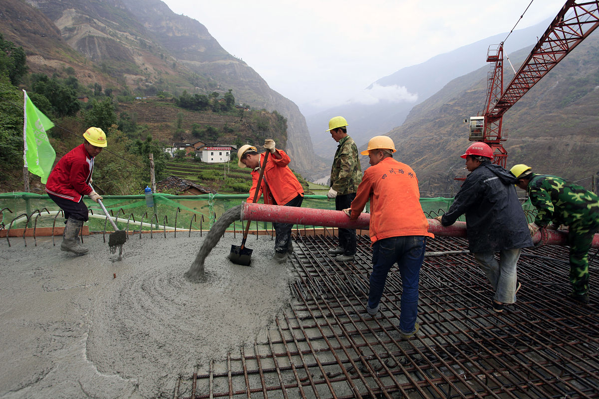 公路桥梁施工项目管理中现场施工难度大