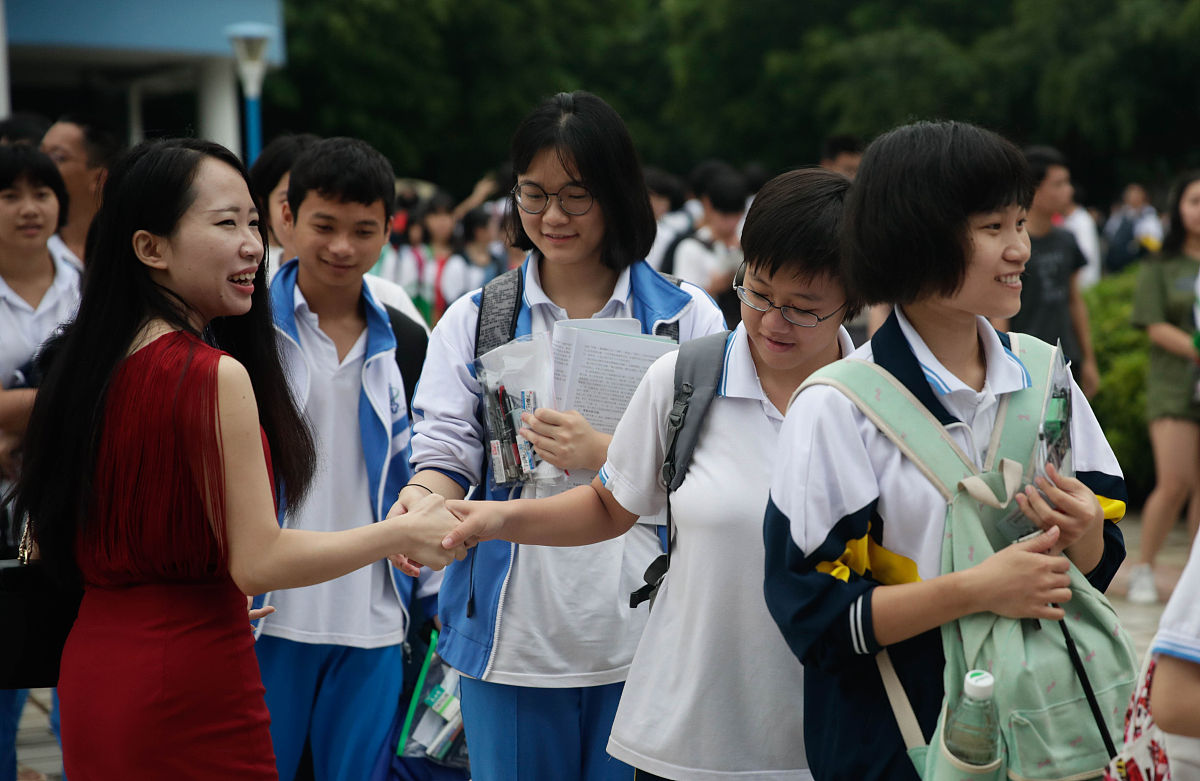 中学生家长进校感受：熟悉而陌生的校园之旅