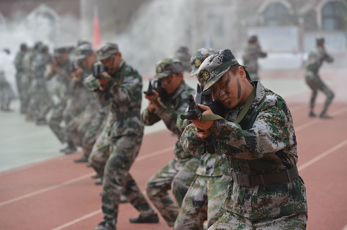 写一个军训完的心得800字左右