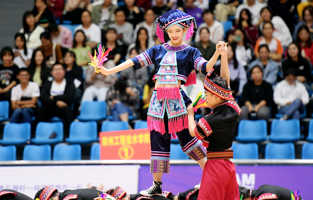 2019年9月11日,郑州,第十一届全国少数民族传统体育运动会表演项目比