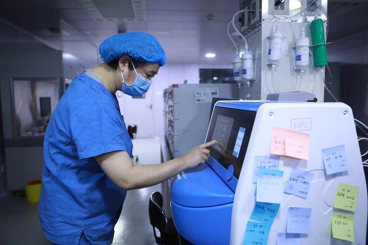 脑部 PET 设备维护保养指南：确保设备精度和安全