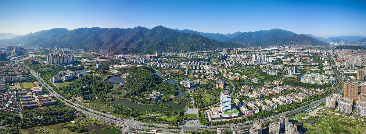 2021年11月10日,福建福州,福大东门全景.