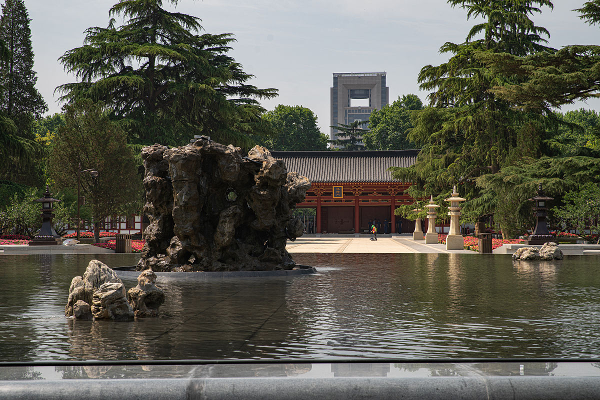 请问西安当代兴庆宫的园林营造手法