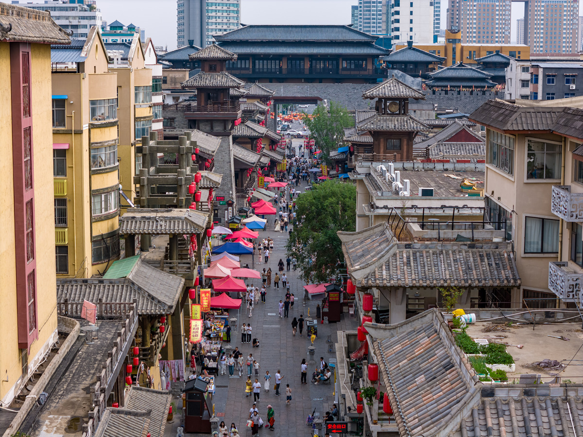 我去洛阳旅游 帮我写发微信朋友圈有文艺的文案