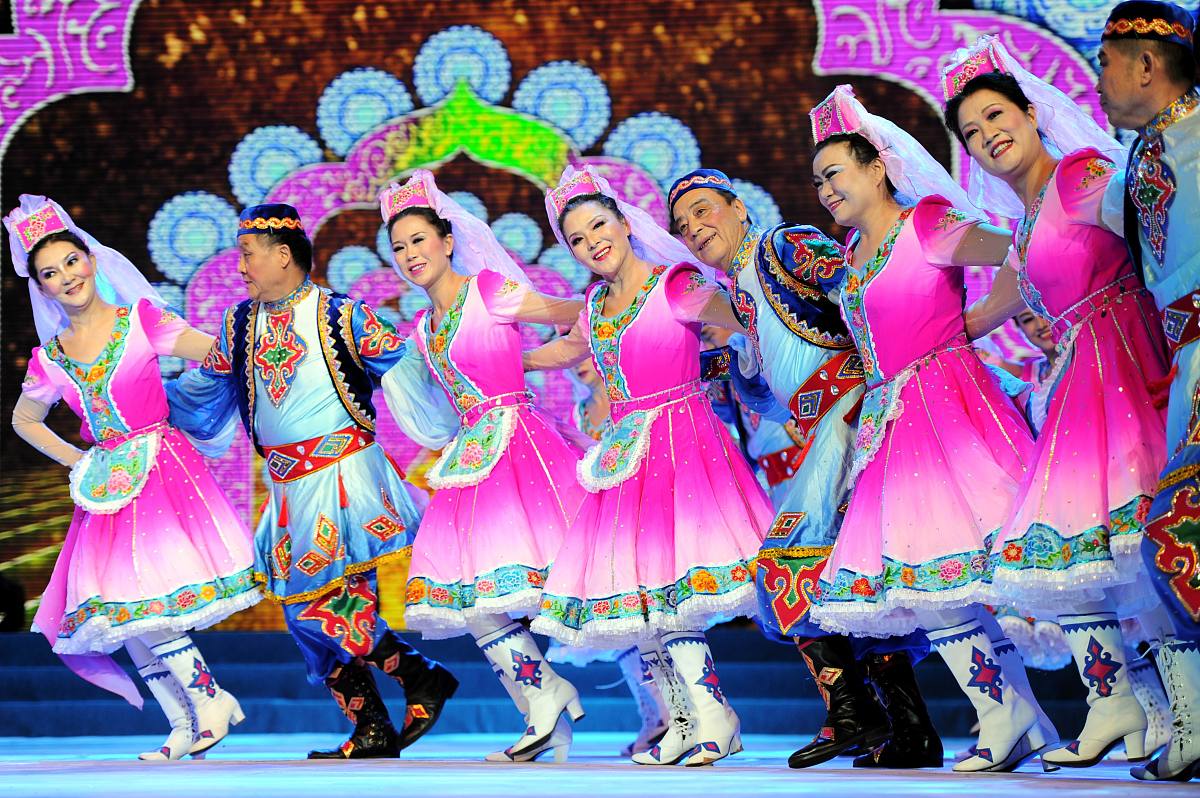 新疆舞蹈赛乃姆：历史渊源、文化内涵与传承意义