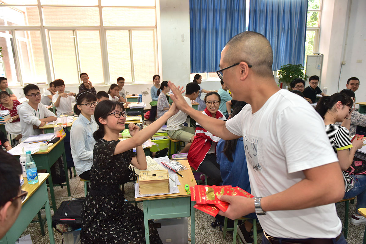 从江县职业技术学校资助情况