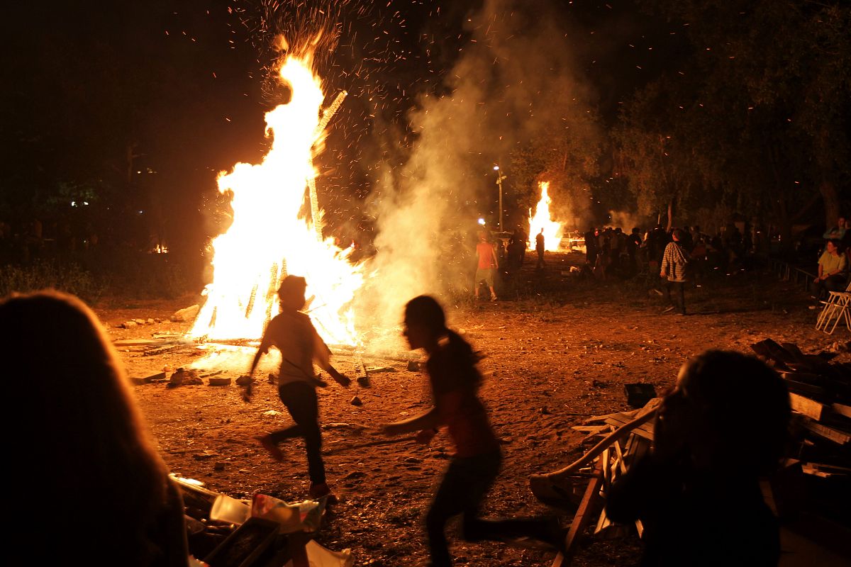 2010年5月1日,以色列特拉维夫,犹太人庆祝篝火节(lag baomer).lag bao