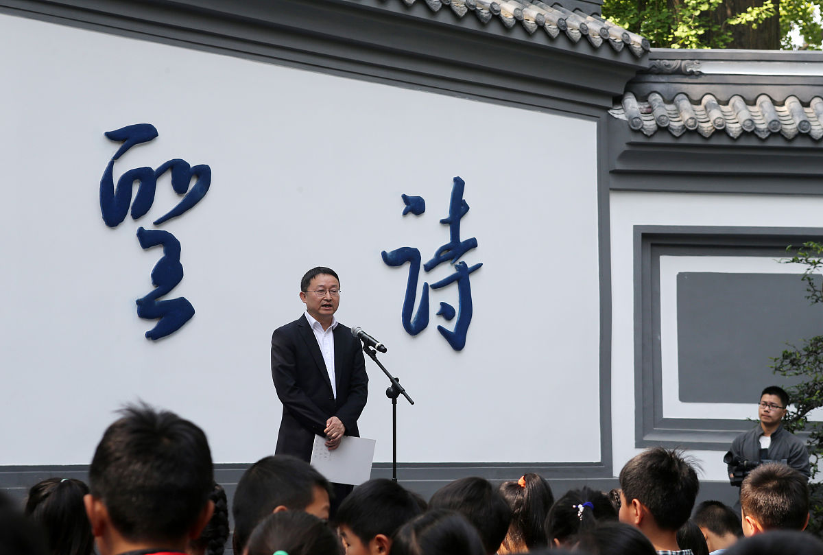 春天诗歌：感受生命的苏醒与希望