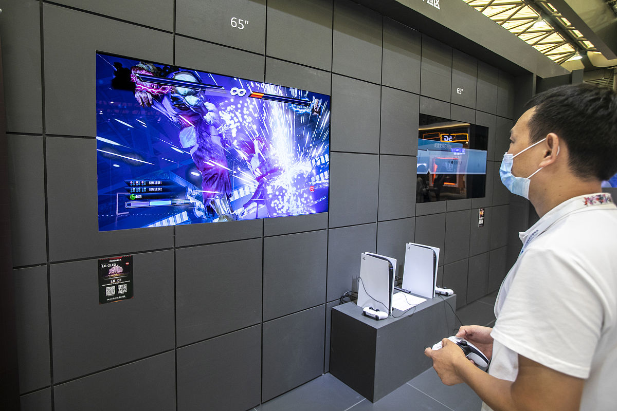 1顺利完成了本年前三个季度的地铁安全生产工作视频会议、圆满的完成了2022年地铁集团安全生产工作会、地铁集团党员干部警示教育大会。成功召开了大连地铁集团一届四次职工工会会员代表大会、第十三届大连市职业技能竞赛暨2022年全市轨道车辆技术技能竞赛。在大连市海之韵车站进行的防汛演练中提供音响设备在党员培训、安全培训等各类大小会议的中提供音响视频等设备支持保障了会议活动的顺利进行。截止2022年10月末保障大小型会议、活动约50多场次。n2按照地铁运营党委要求每天对桧柏路基地机关大楼一楼展示大屏进行内