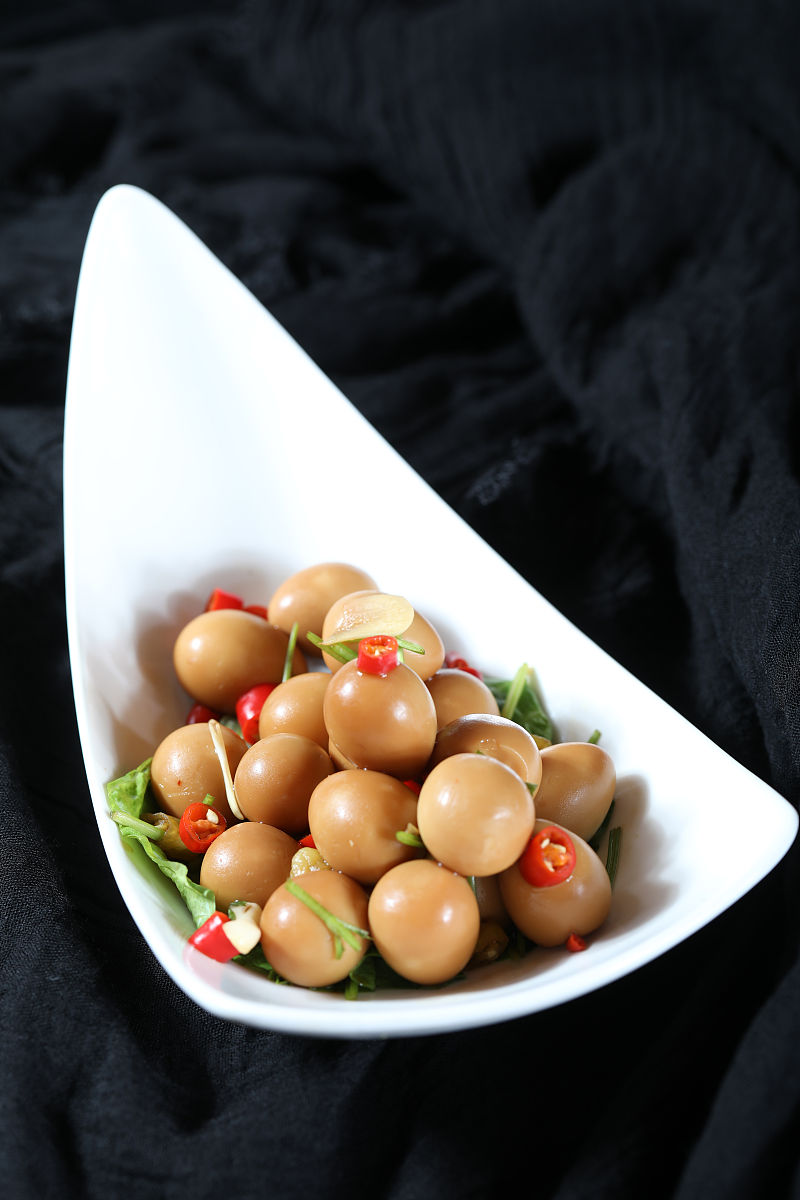 五香鹌鹑蛋怎么煮，