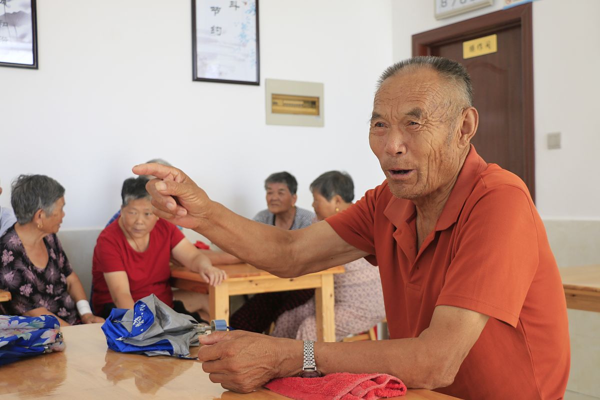 难忘的那一刻为题目写一篇养老院的作文要语句优美紧扣题目多用修辞手法不能少于600字不能写成流水账要叙事不能写成散文不要分段太多