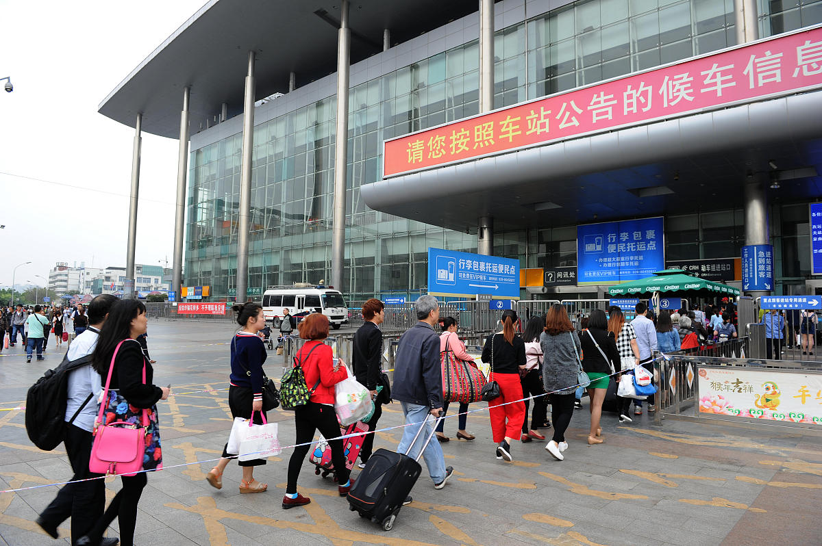 成都站交通枢纽换乘客流与其他客流交叉影响分析