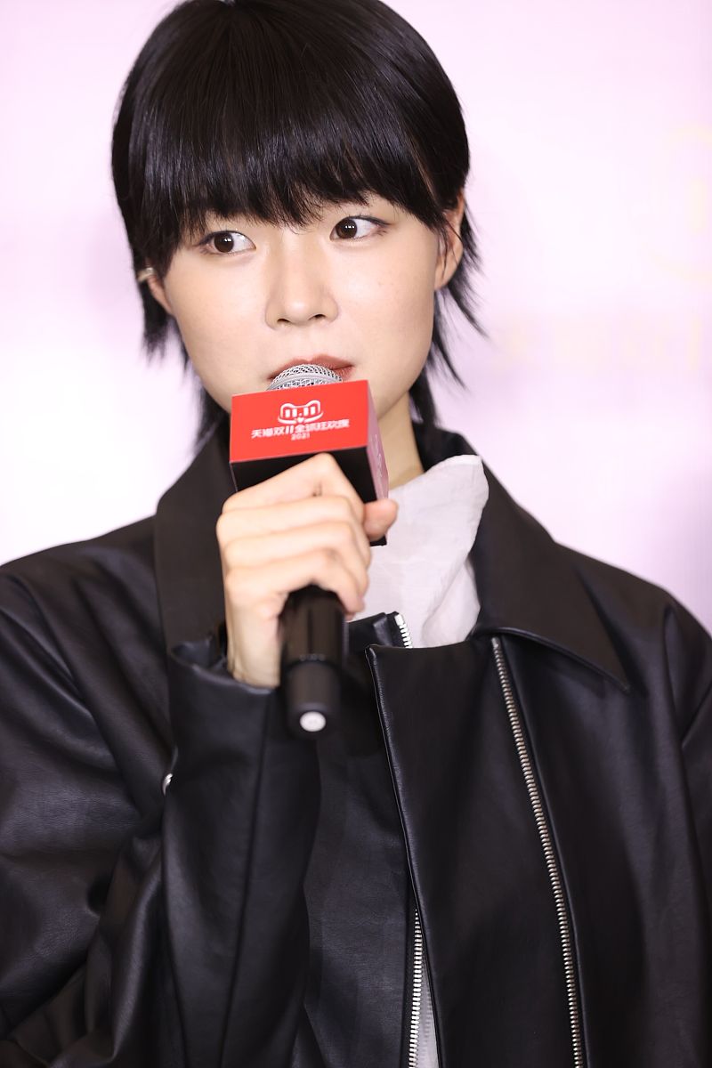 2021年11月9日,上海,天猫双11狂欢夜群访.张婉清