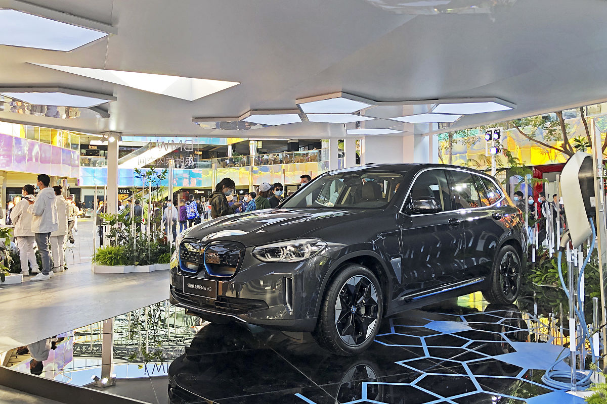 2020年10月24日,北京三里屯太古里,即将正式上市的宝马创新纯电动bmw 