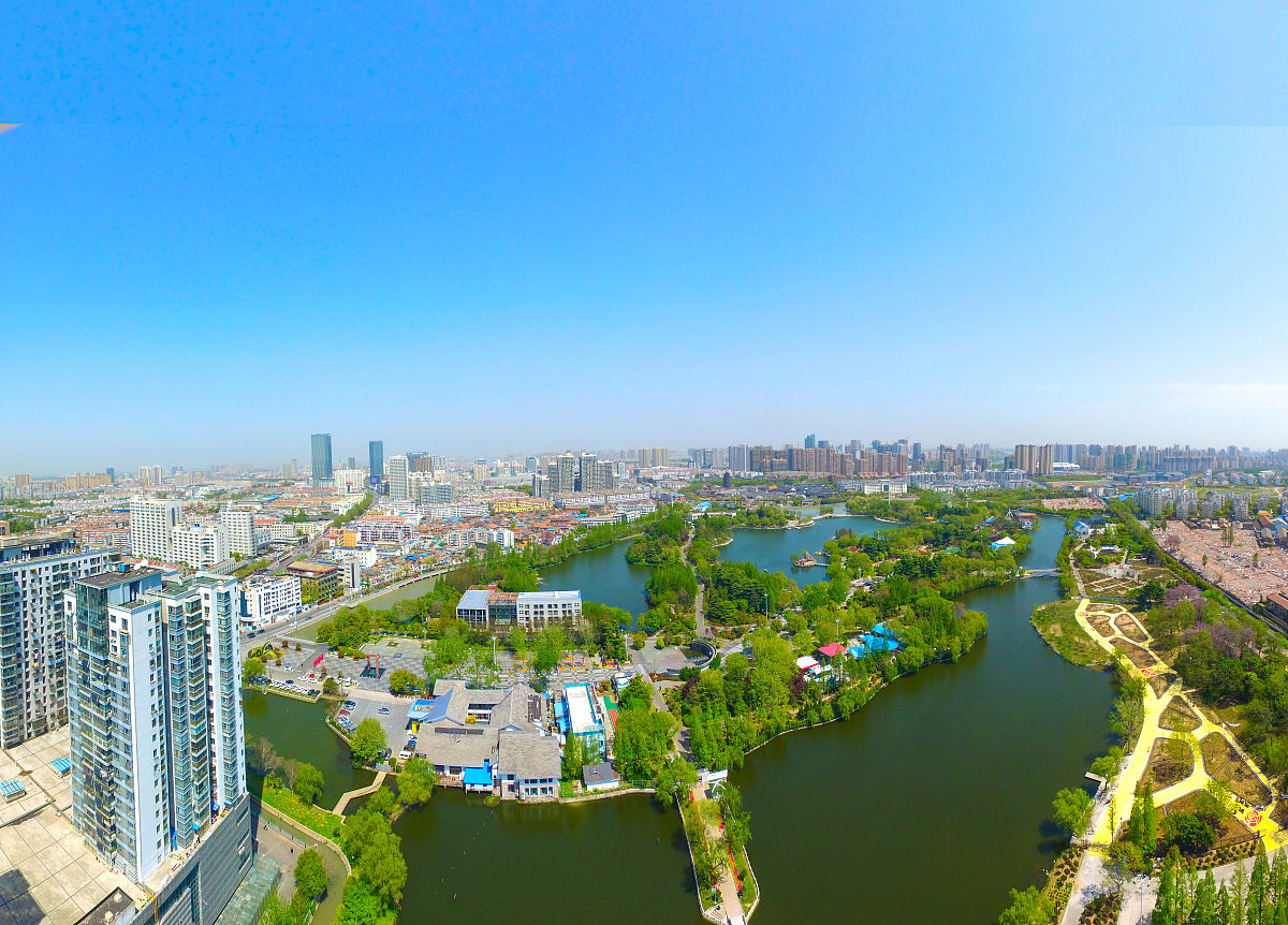 2018年4月10日,江苏淮安的蓝色天空.