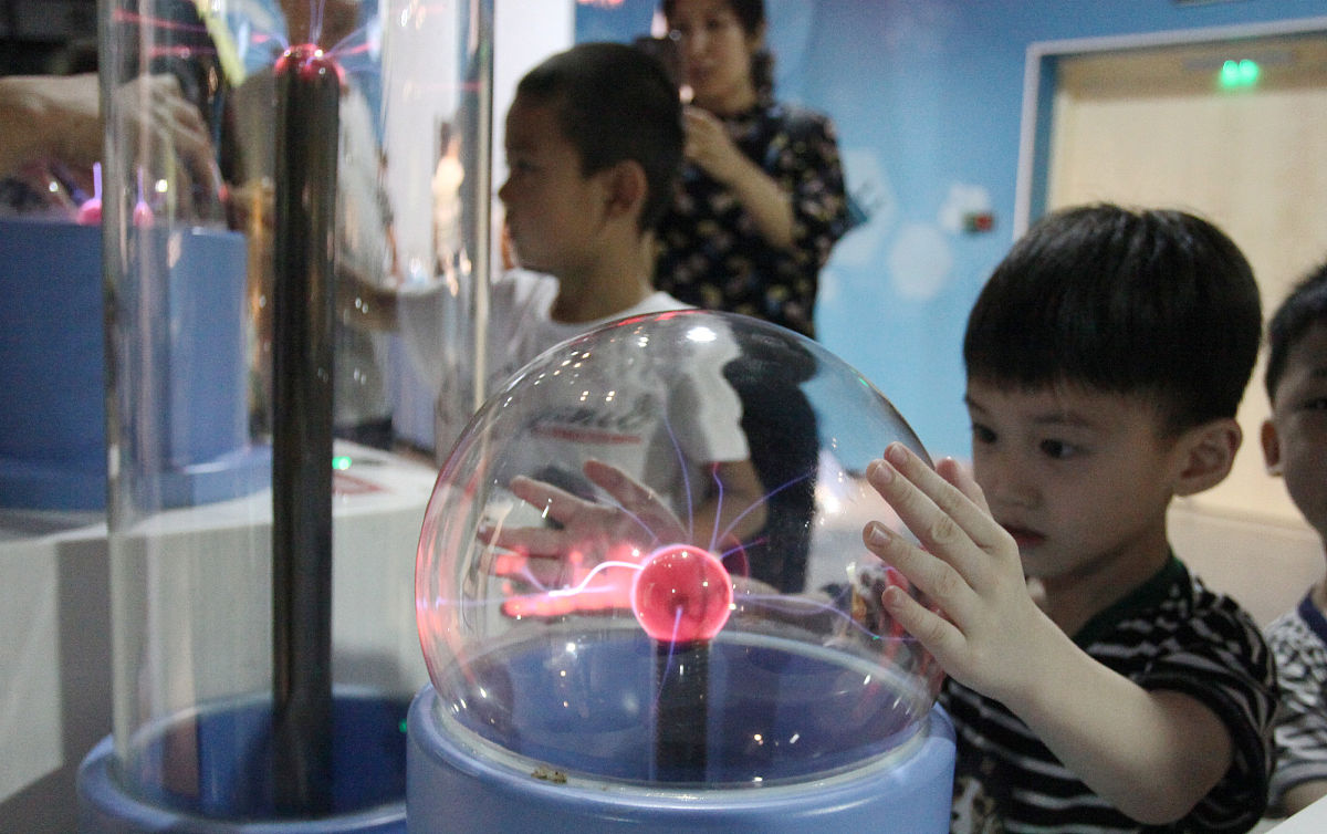 设计一个关于小学生使用显微镜的微信活动方案