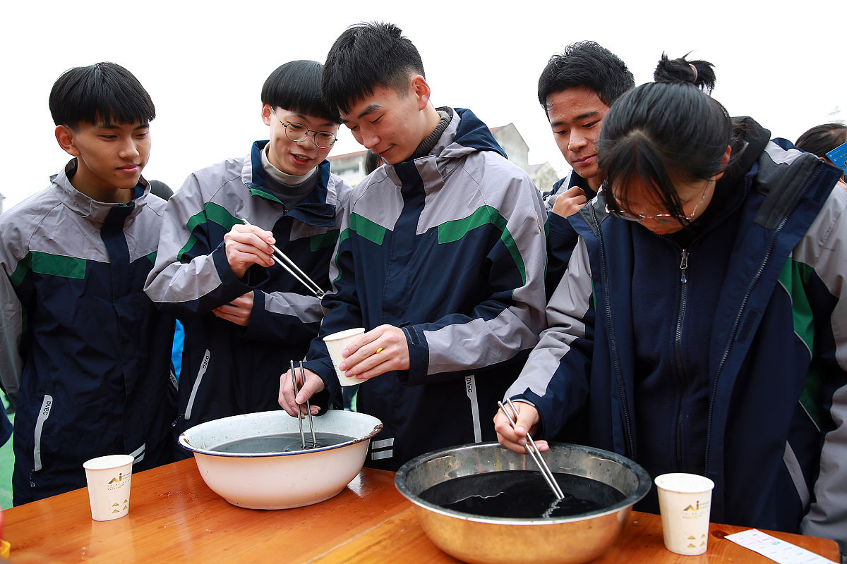 四川中专学校有用吗？分析中专教育的优势与挑战