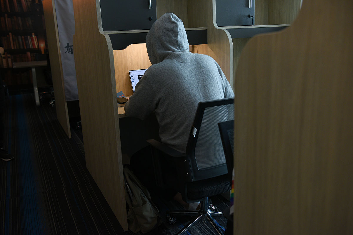 大学里总是独来独往？了解原因和应对方法