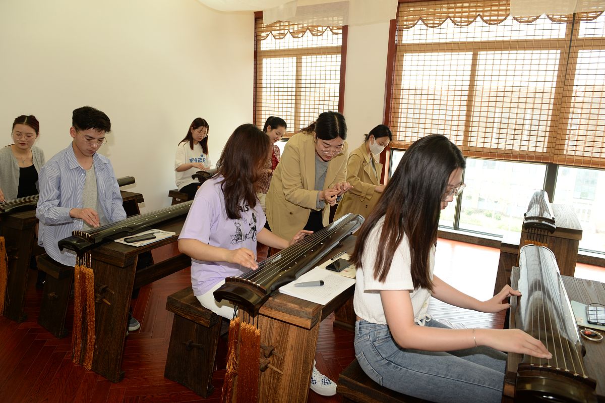 古琴公益课：有趣故事与养生之道