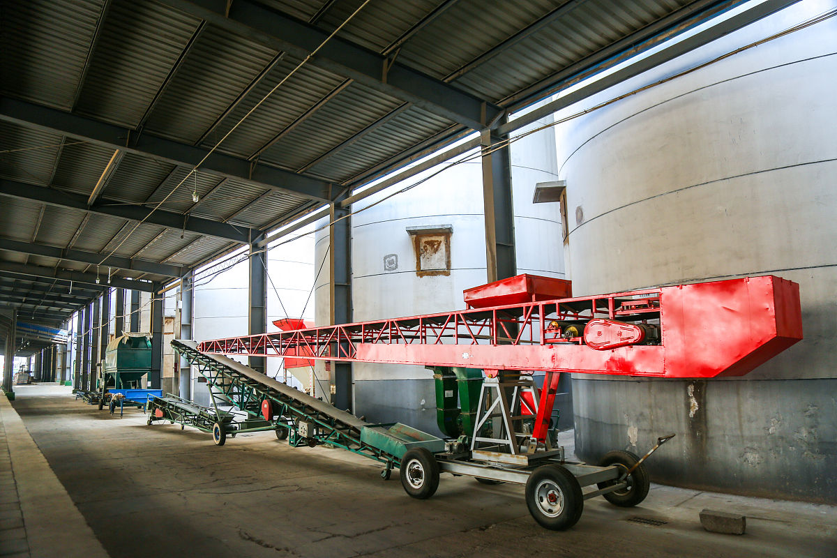 加料车输送物料：原理、优势及应用