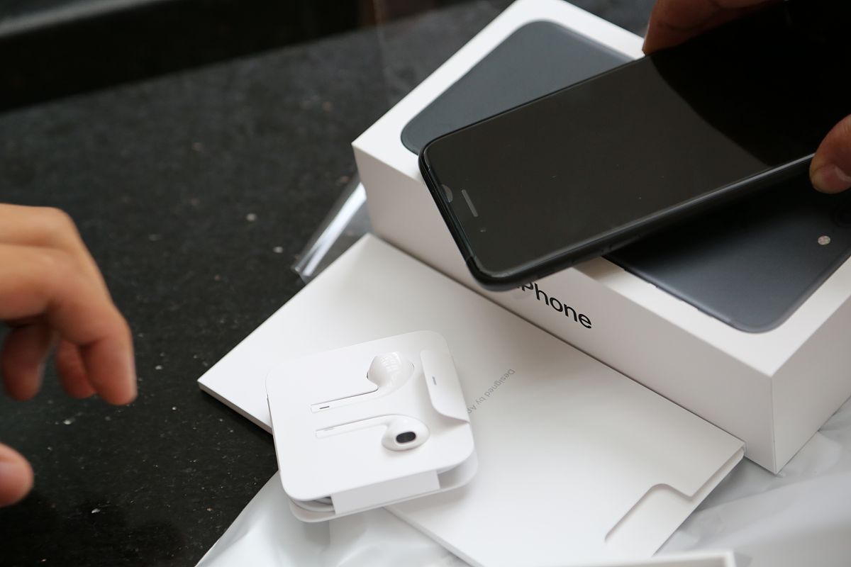 蓝牙耳机哪个牌子性价比最高预算100-200元左右学生党求推荐？回答详细一点