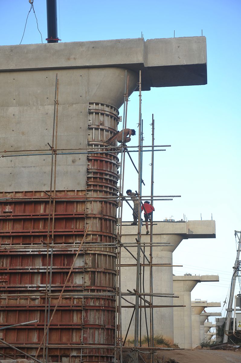 桥梁方向学生施工实际实践的具体内容6000字