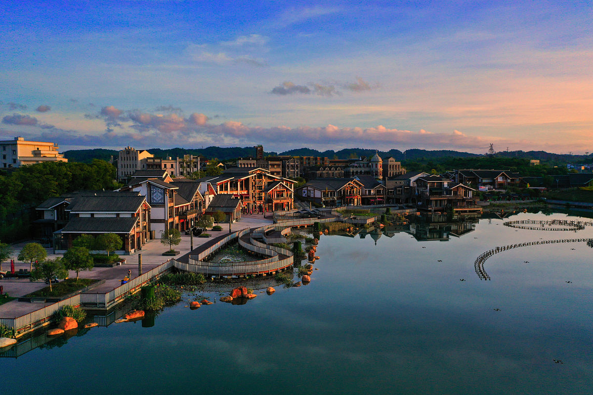 2021初中毕业女生选择贵阳市航空学校怎么样