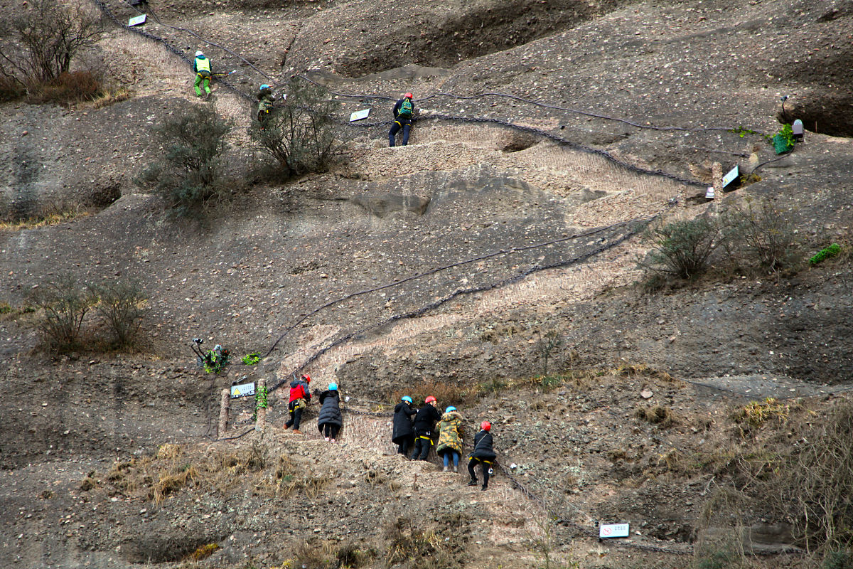 最险峻的砾岩丹霞地貌和<strong>世界</strong>罕见的城墙式砾岩断崖丹霞景观剑门关西侧